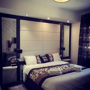 Voyage Privè Deluxe Couette-café La Spezia